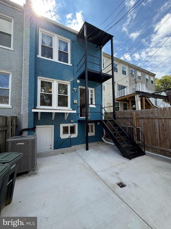 Building Photo - 1714 E St NE