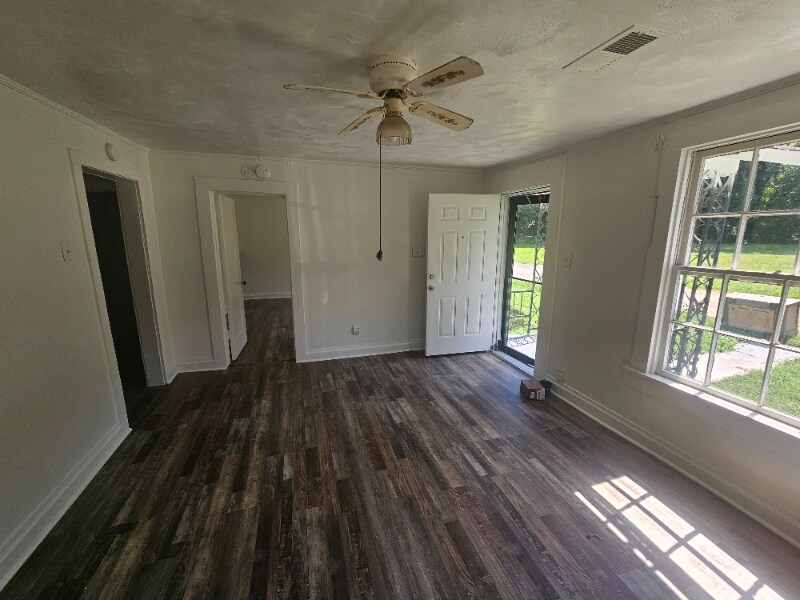 Building Photo - 836 S Tipton St
