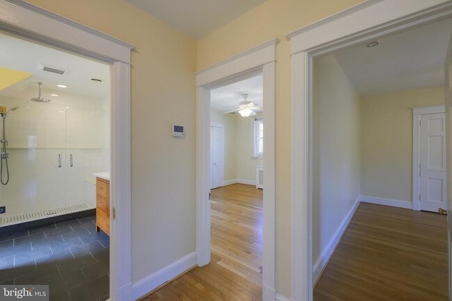 Building Photo - 5717 Chevy Chase Pkwy NW