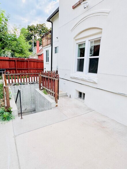 Building Photo - 1107 N Downing St