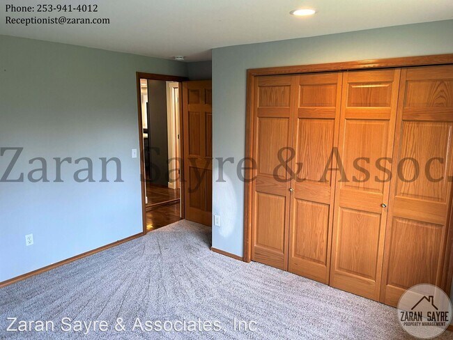 Building Photo - 3 br, 2.5 bath House - 1350 South 250th St...