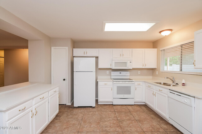 Building Photo - 8116 E Onza Ave