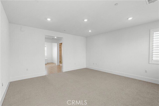 Building Photo - 240 Sora