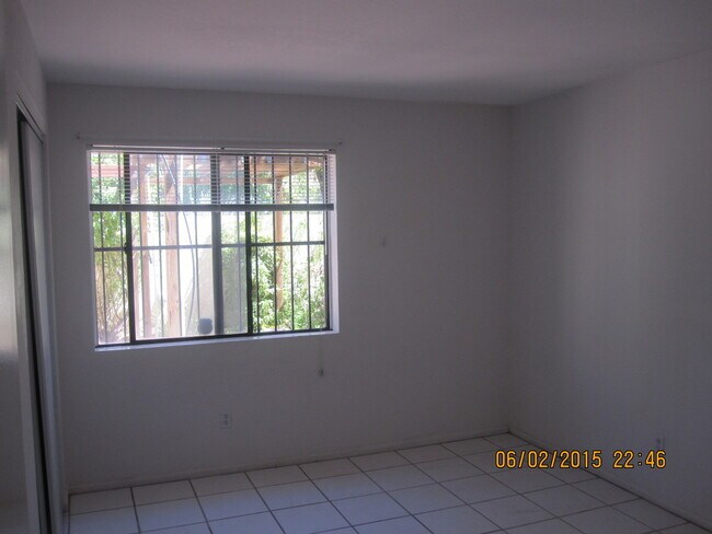 Building Photo - Lazy Creek Townhomes.