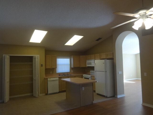 Building Photo - 219 White Marsh Cir