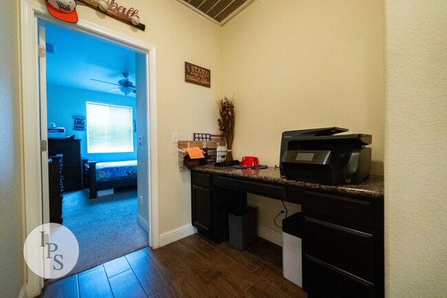 Building Photo - Sanger Home, 4BR/3BA, Near HighSchool + Parks -  Large Side Lot Included