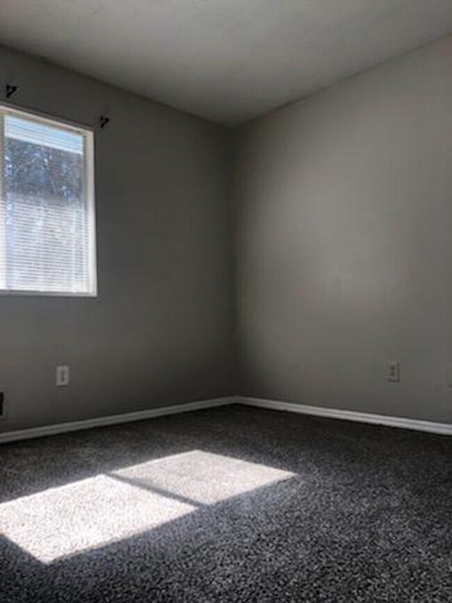 Building Photo - 3 Bed 2 Bath with a Bonus Room in Atlanta!