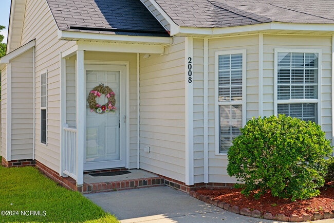 Building Photo - 2008 Penncross Dr