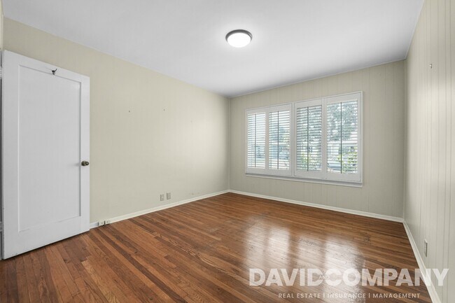 Building Photo - 6225 W 77th St