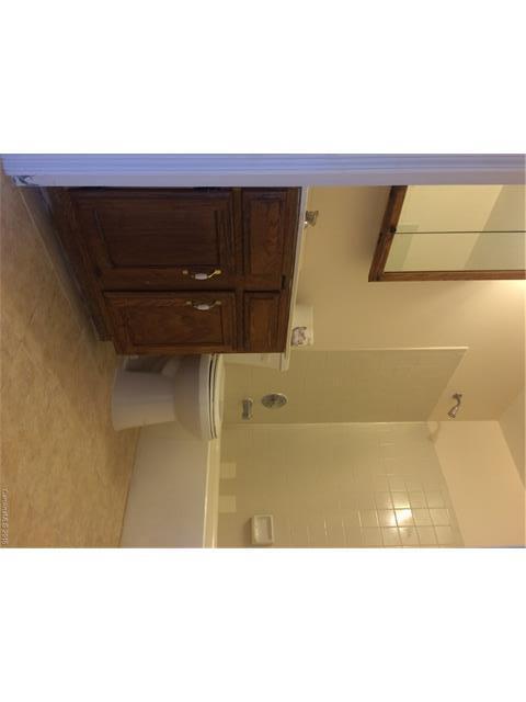 Building Photo - 9619 Vinca Cir