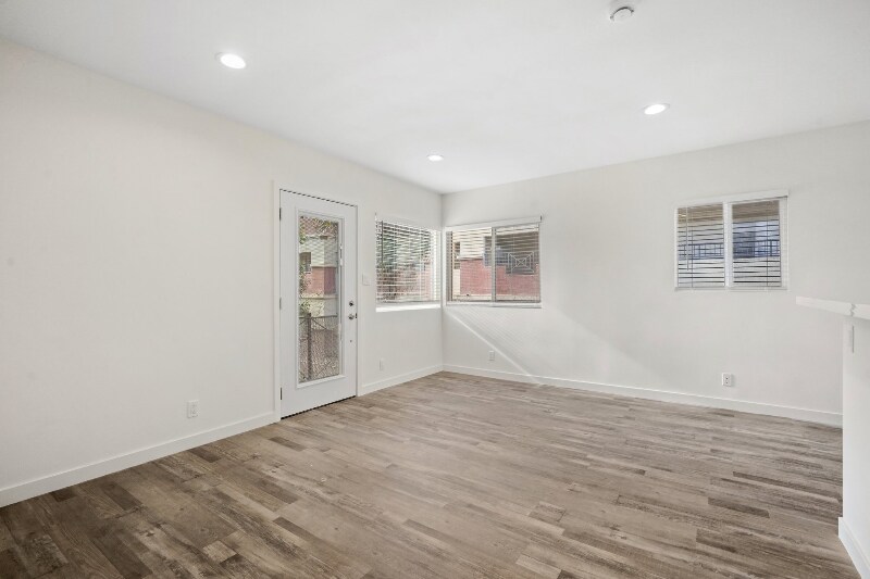Building Photo - 415 Loma Dr