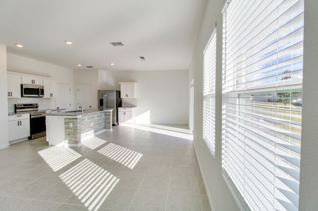 Building Photo - 2216 Bear Peak Dr