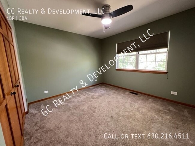 Building Photo - ***MUST SEE! 4 BDRM / 2.5 BTH / LARGE CORN...