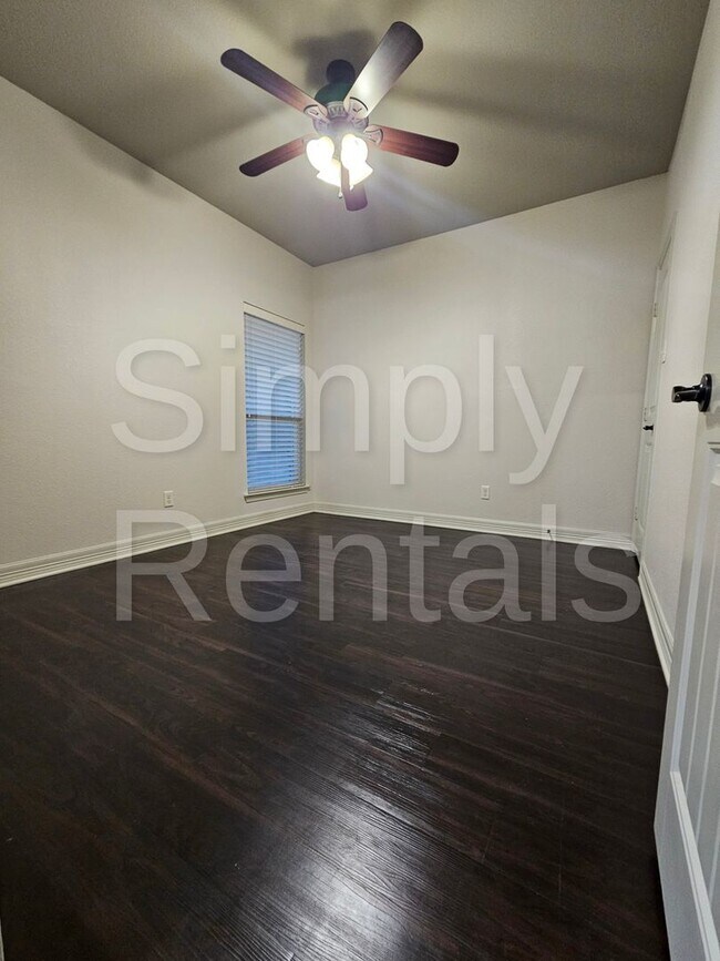 Building Photo - 509 Baylor Dr
