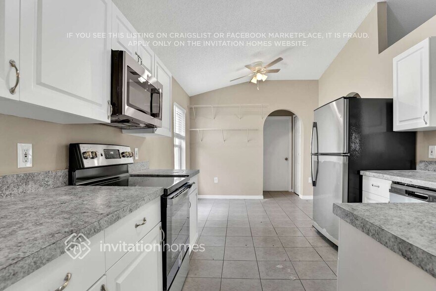 Building Photo - 6721 Westlake Blvd