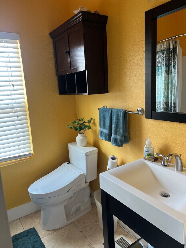 Building Photo - 2BR / 2BA Home + Offices | Historic West Colfax Neighborhood