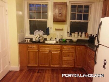 Building Photo - 4.5 Centre St