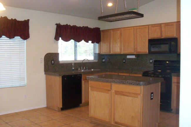 Building Photo - 5456 W Kristal Way