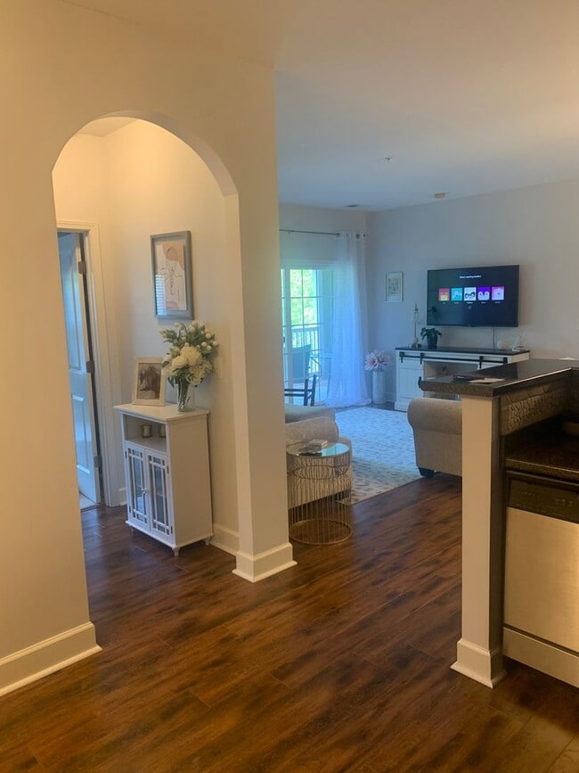 Building Photo - Lenox Village Apartment