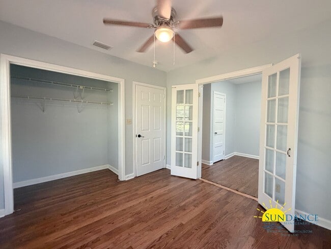 Building Photo - Freshly Painted 3BR/2BA Home Near Santa Rosa Sound & Choctawhatchee Bay!