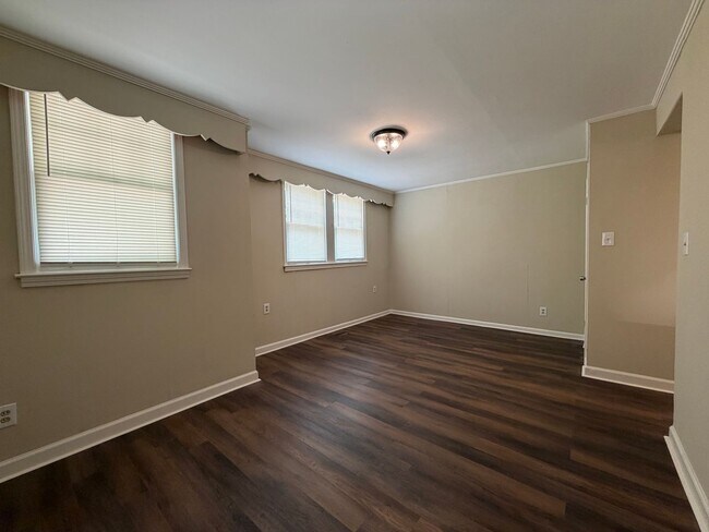 Building Photo - 2/2 House in Old East Rome $1,450