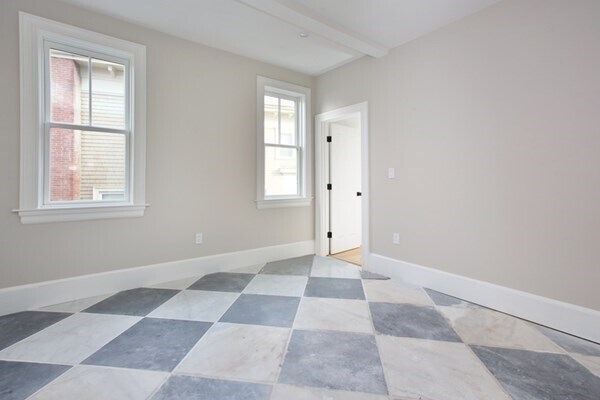 Building Photo - 15 Lanark Rd