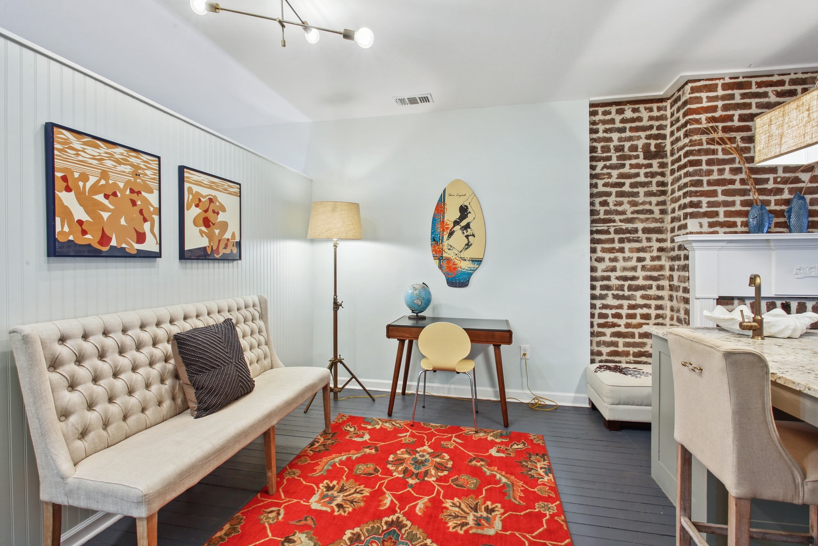 Building Photo - 208B W Hall St