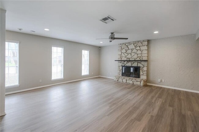 Building Photo - 12012 Cabana Ln