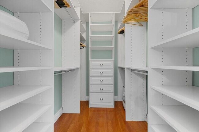 Building Photo - 148 Scarborough Terrace