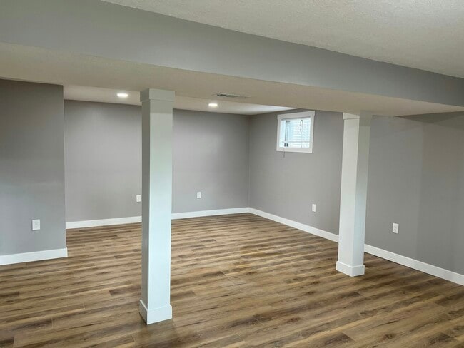 Building Photo - 2529 Ridge Ct