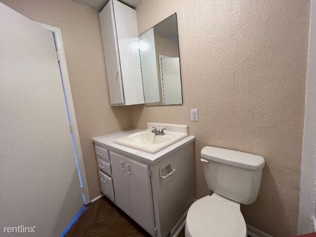 Building Photo - 2 br, 1 bath House - 916 S. Clifton Ave B ...