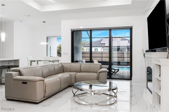 Building Photo - 331 NE 7th St