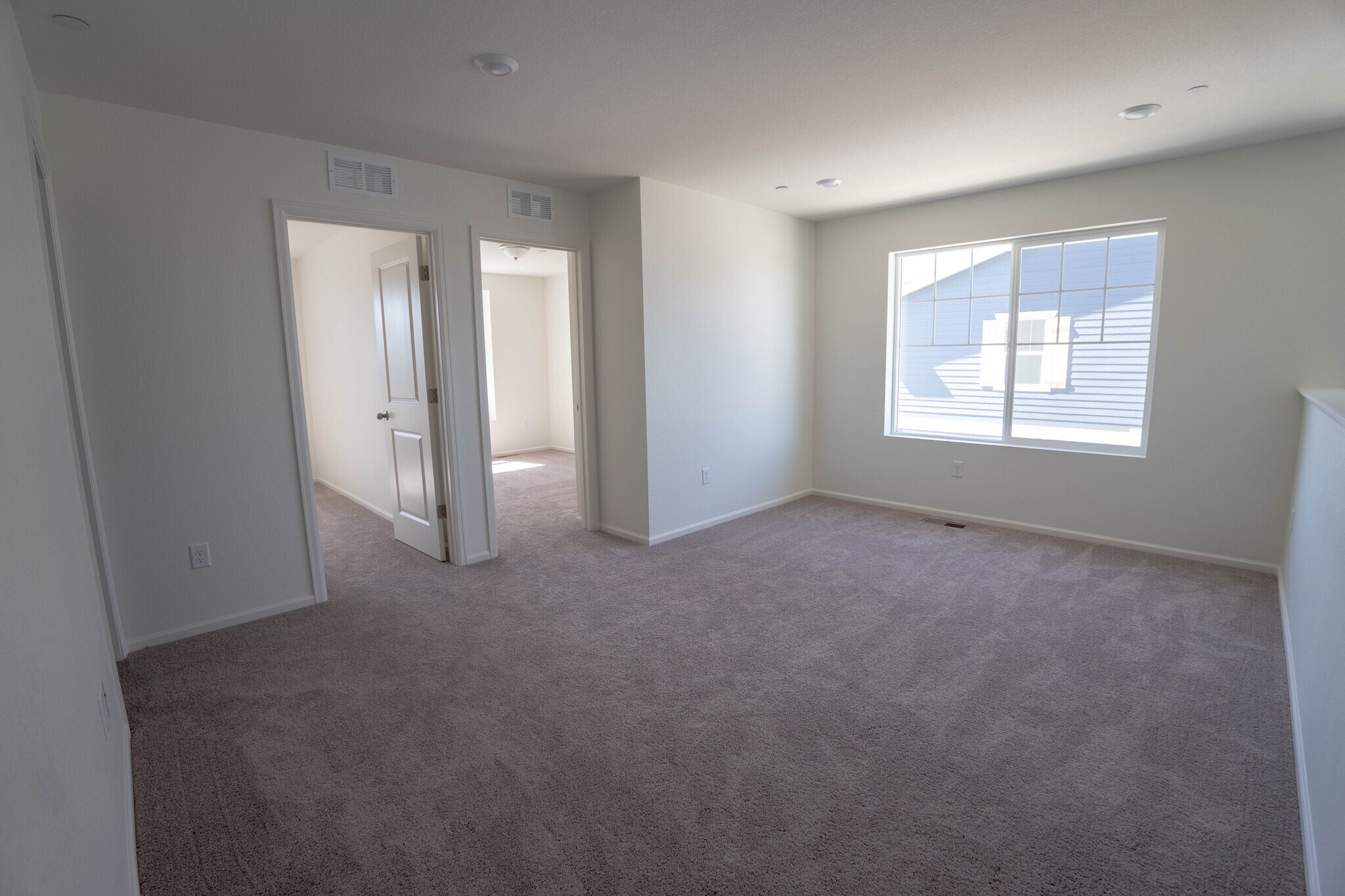 Building Photo - 280 Nighthawk St