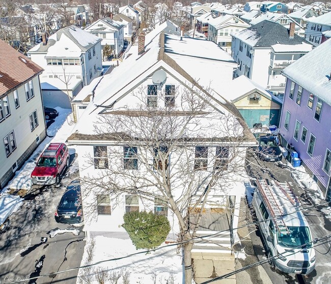 Building Photo - 35 Bowdoin St