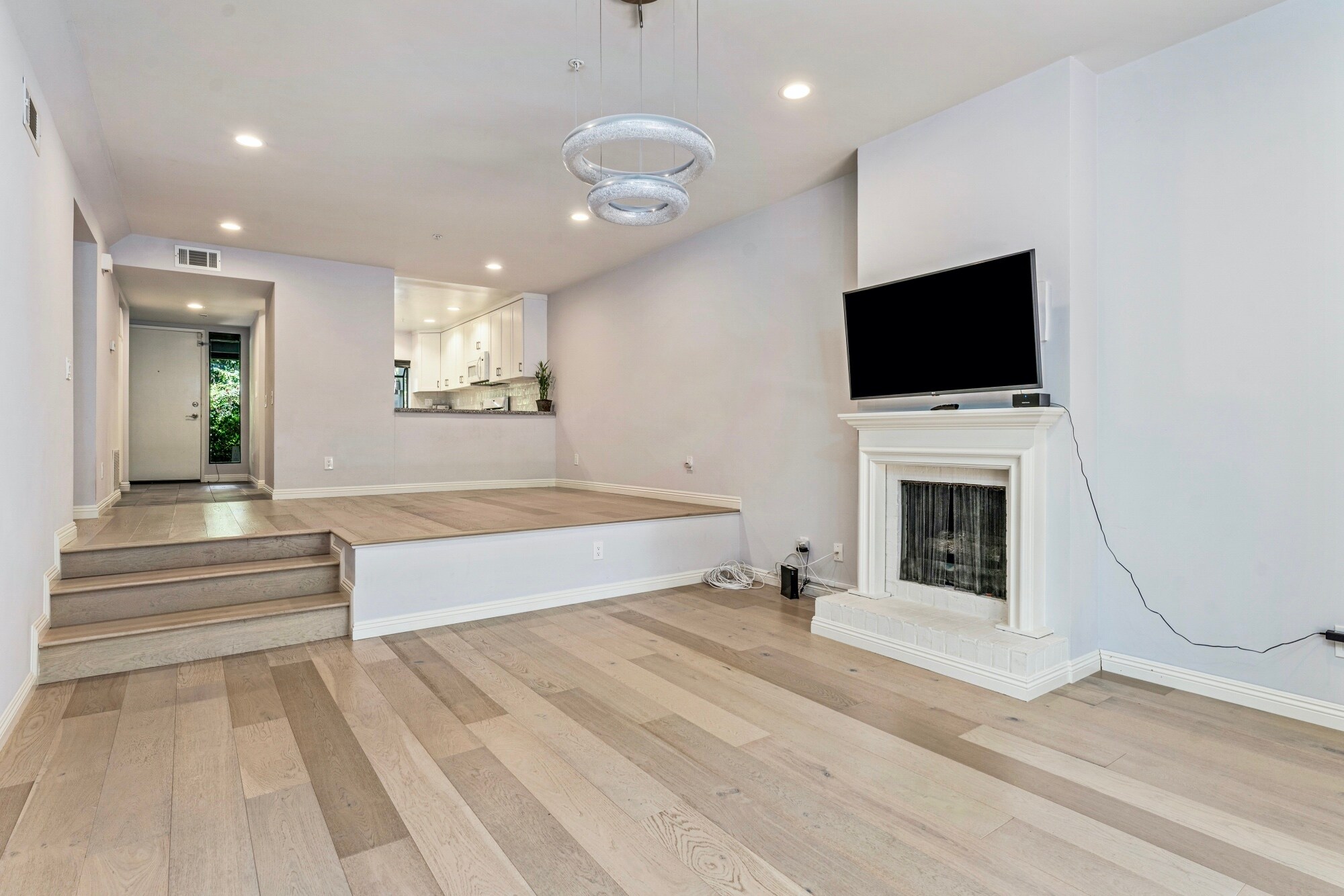 Building Photo - 1054 Seco St