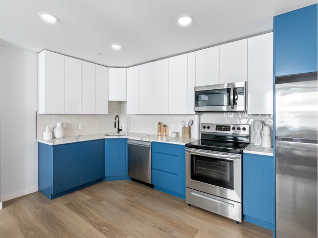 Building Photo - 55 Tunxis Ave