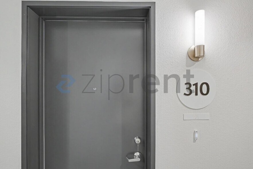 Building Photo - Unit 310