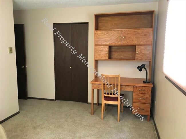 Building Photo - 1450 Charlie Russell Dr