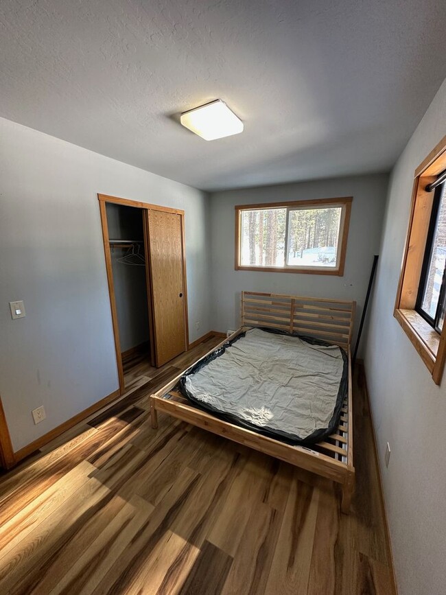 Building Photo - Conveniently Located Two Bed + Loft, Backs to Pond and Trails