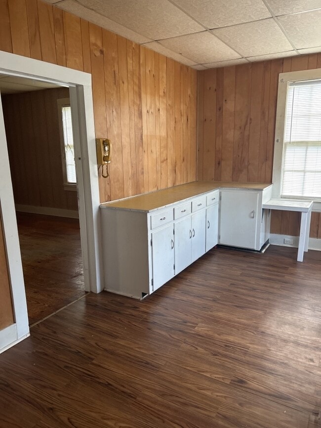 Building Photo - 2 Bedroom 1 Bathroom House