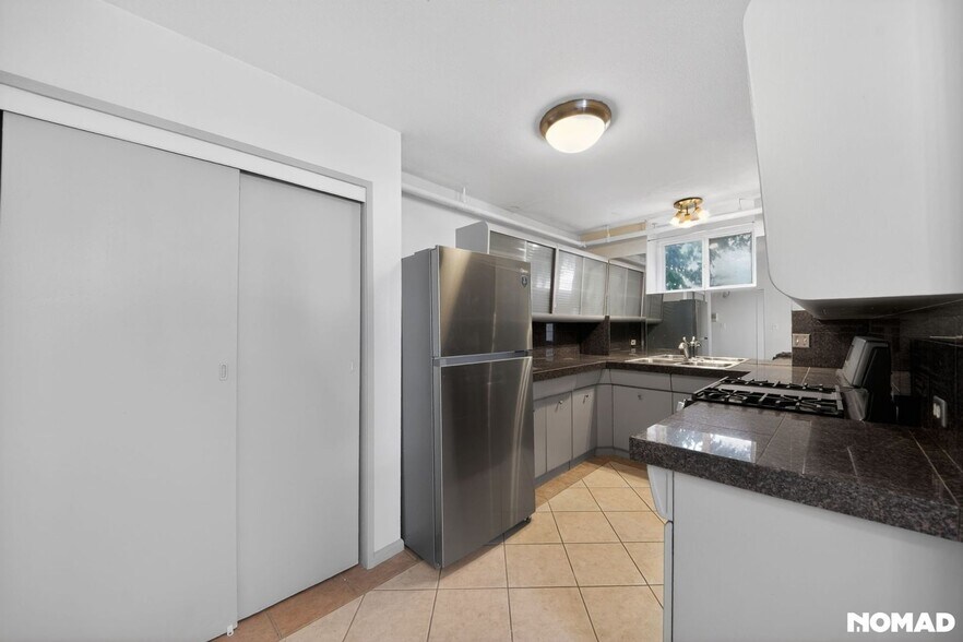 Building Photo - 4430 W 35th Ave