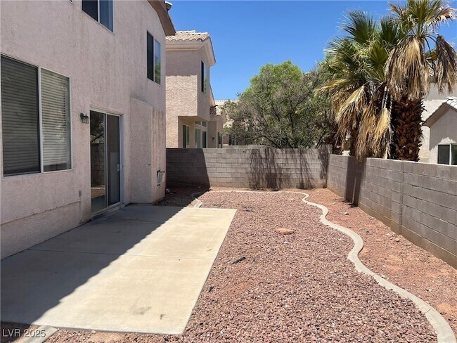 Building Photo - 302 Waterton Lakes Ave