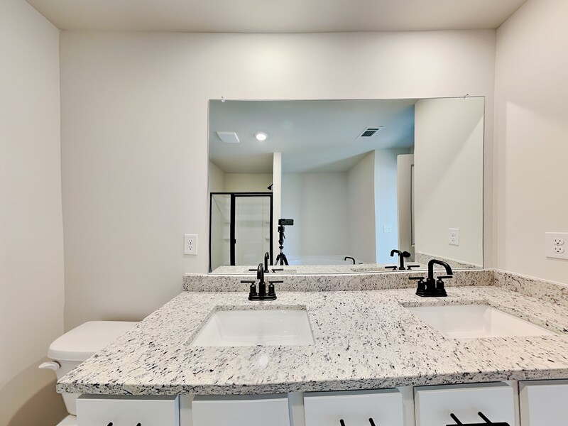 Building Photo - 700 Plant Rd