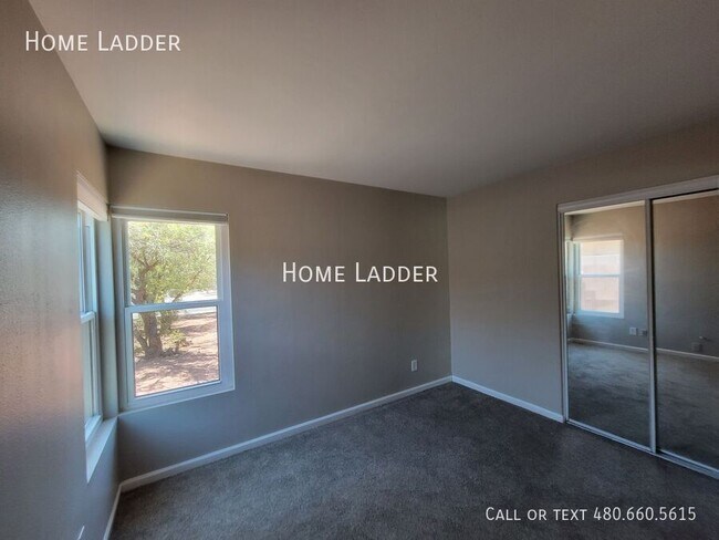 Building Photo - 6102 W Mauna Loa Ln