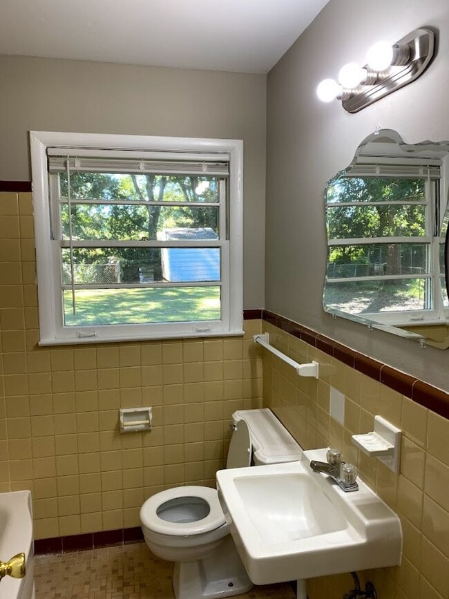 Building Photo - Handsome 3-bedroom just for you !