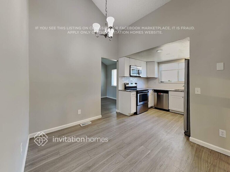 Building Photo - 3674 S Cathay St