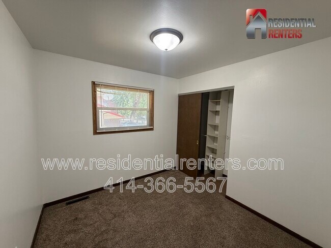 Building Photo - 6323 N 104th St