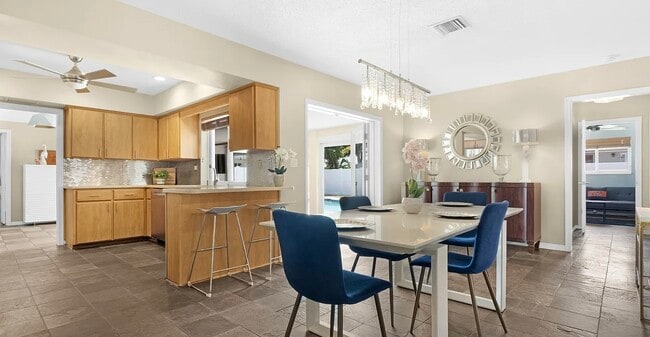 Building Photo - 4946 Glenn Pine Ln