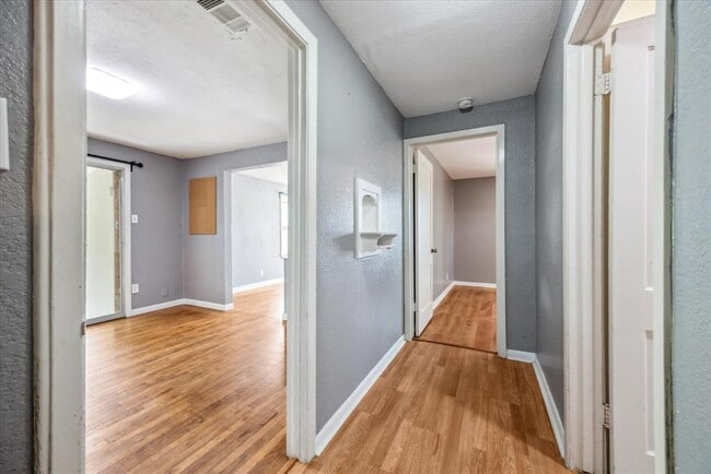 Building Photo - 1102 Cherico St