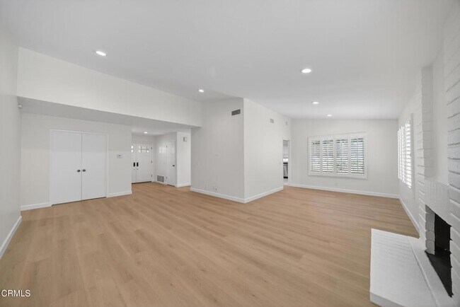 Building Photo - 1502 Briarglen Ave